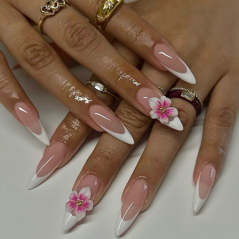 Elegantes Stiletto-Nagelkunst-Set mit floralen Akzenten Karnz