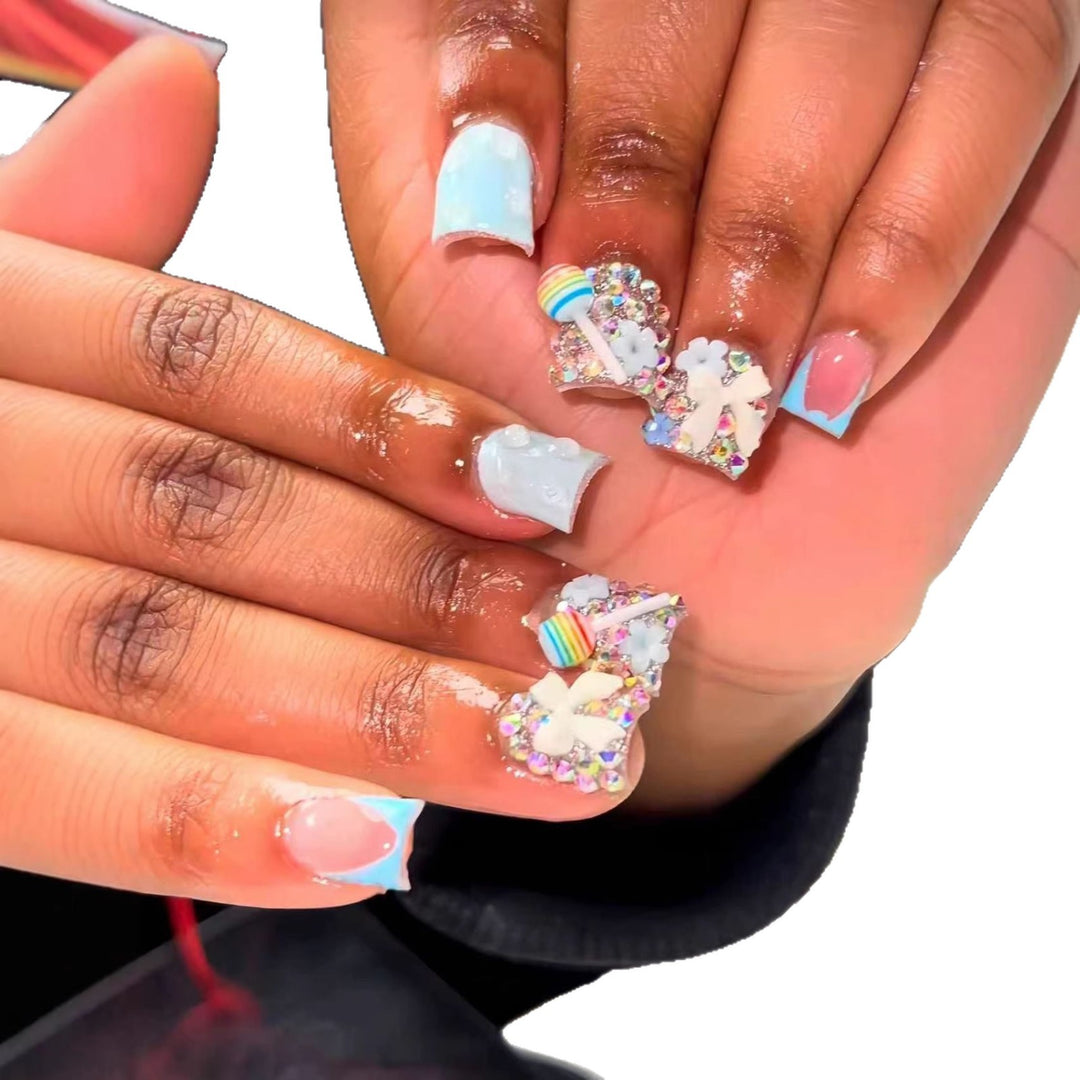 Glamouröse dekorative Nagelkunst-Enhancements Karnz