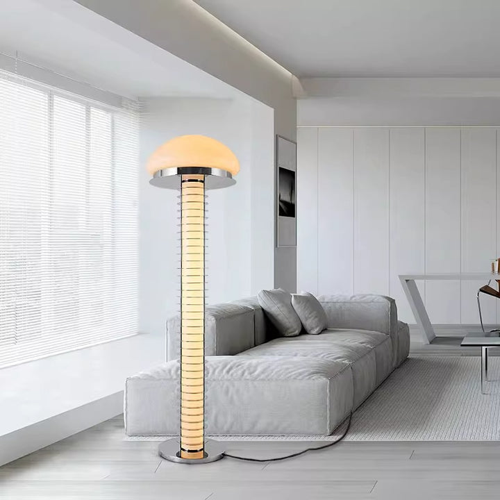 Moderne Tischlampe mit Kuppel-Schirm und sleekem Sockel