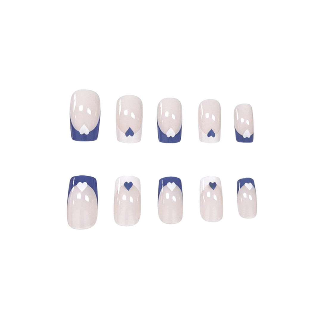 Künstlerisches Herzdesign Nagelverzierungen Karnz