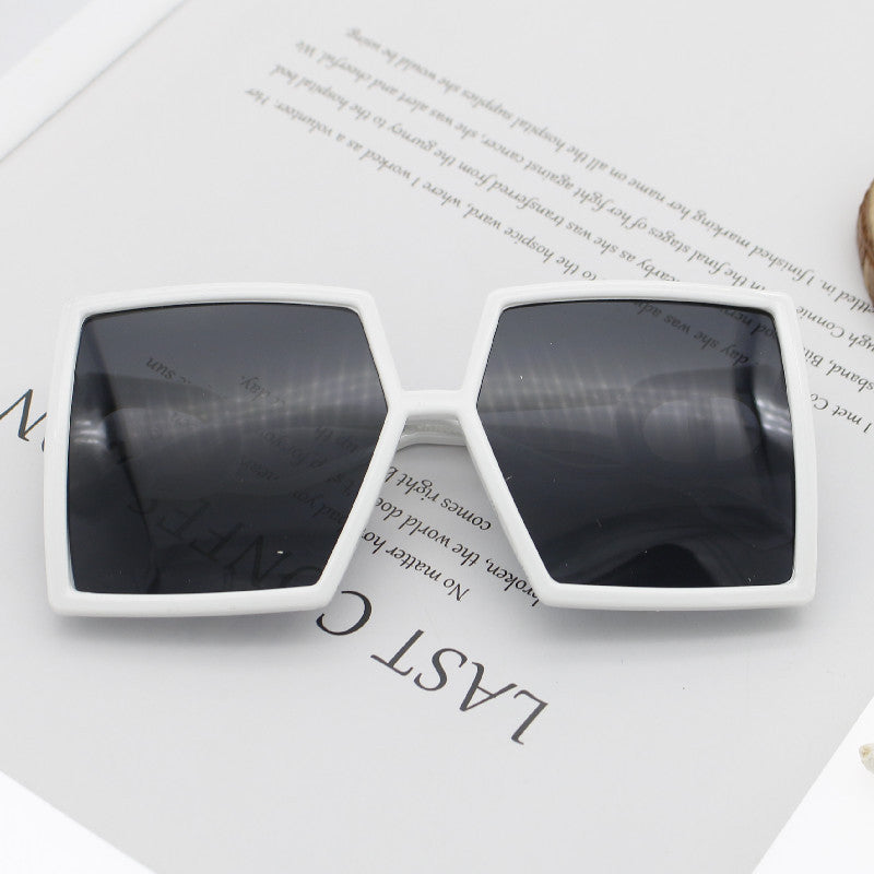 Damen quadratische Sonnenbrille mit luxuriösem Rahmen Karnz