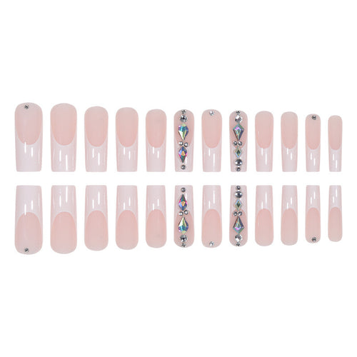 Kunstnagelset mit glamourösen Strass- und 3D-Verzierungen Karnz