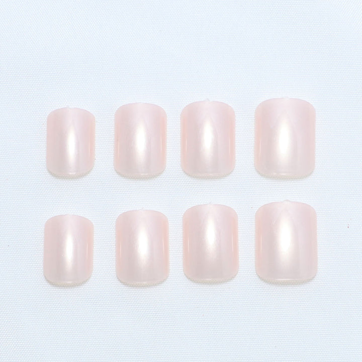 Premium Press-On Nail Kit mit natürlichem Finish Karnz