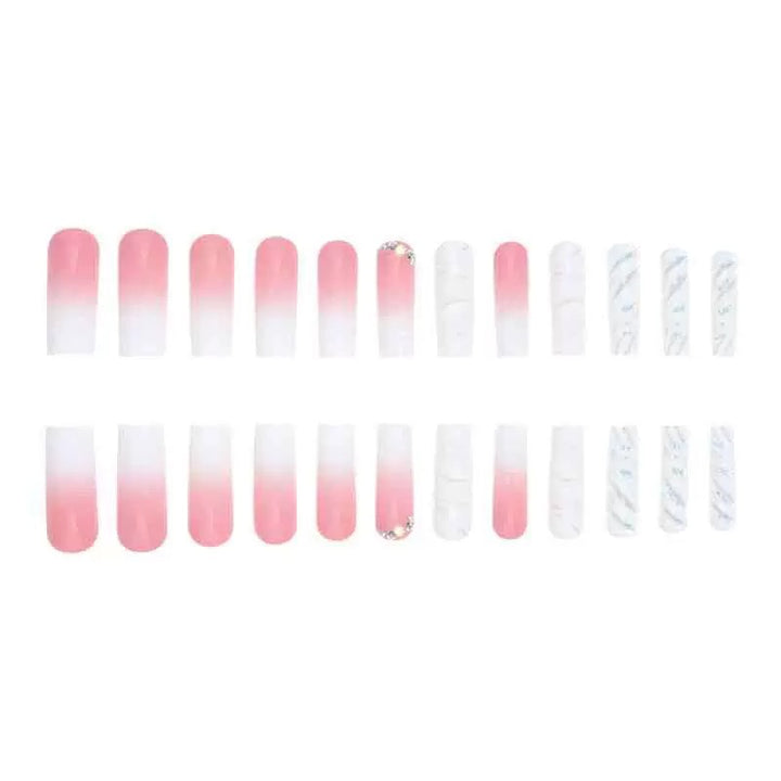 Kunstnagelset mit glamourösen 3D-Akzenten und transparentem Design Karnz