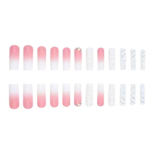 Kunstnagelset mit glamourösen 3D-Akzenten und transparentem Design Karnz