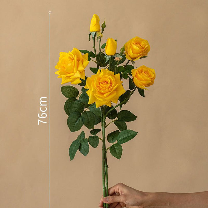 Elegante synthetische Rosenbouquet