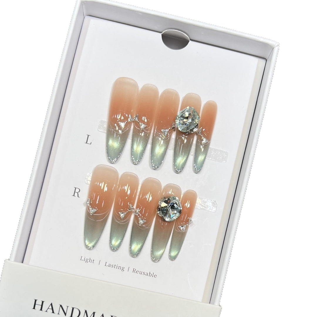 Elegantes Stiletto Press-On Nail Art Set mit Juwelenakzenten Karnz