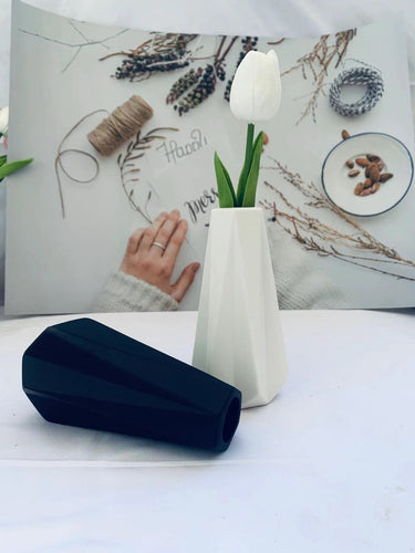 Moderne Geometrische Dekorative Skulptur Karnz