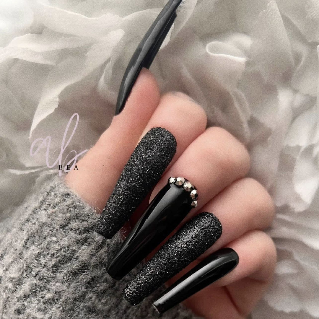 Glamouröse mit Strass besetzte Press-On-Nagelspitzen