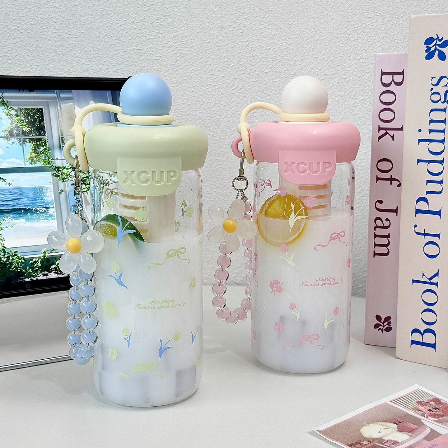 Damen Flasche mit integriertem Fruchteinleger und Schlüsselanhänger Karnz