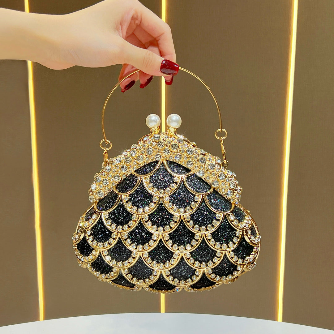Dekorative mit Perlen akzentuierte Abend-Clutch