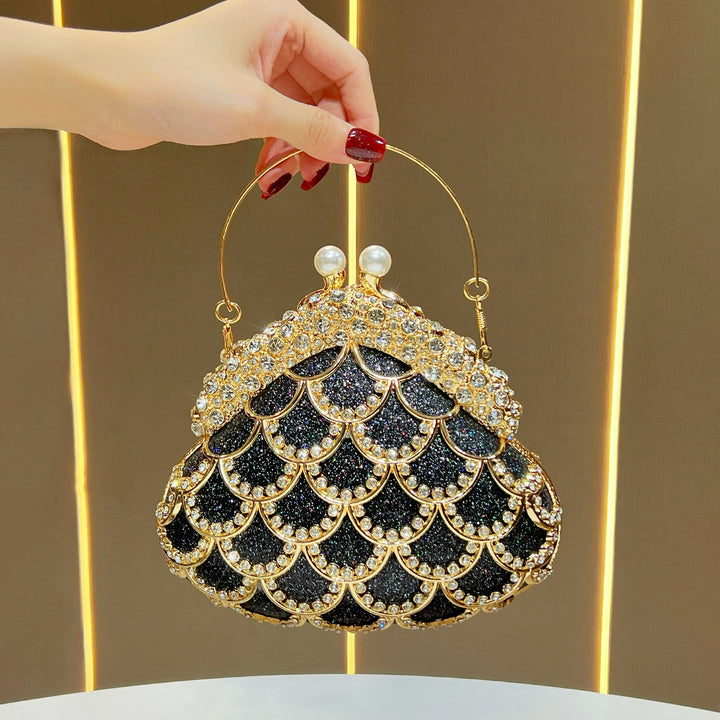 Dekorative mit Perlen akzentuierte Abend-Clutch
