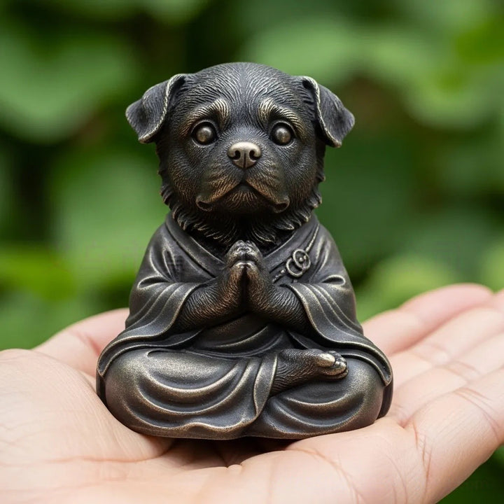 Dekorative meditierende Hundefigur Karnz