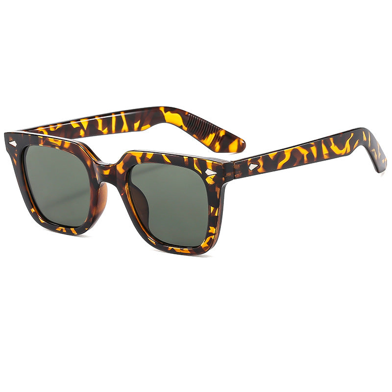 Damen modische Brille mit oversized, transparentem Rahmen Karnz
