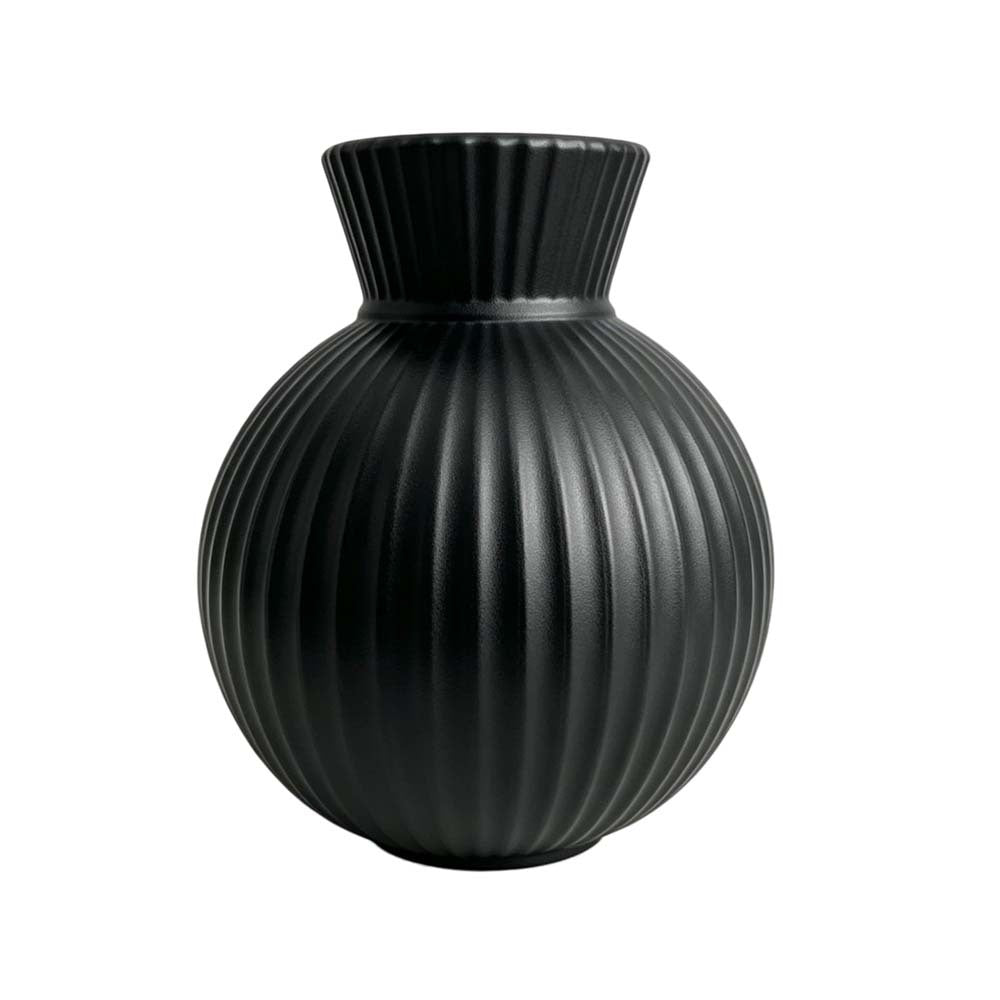 Elegante gerippte Keramikvase Karnz