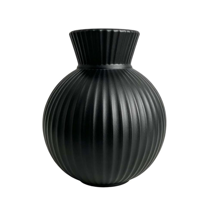 Elegante gerippte Keramikvase Karnz