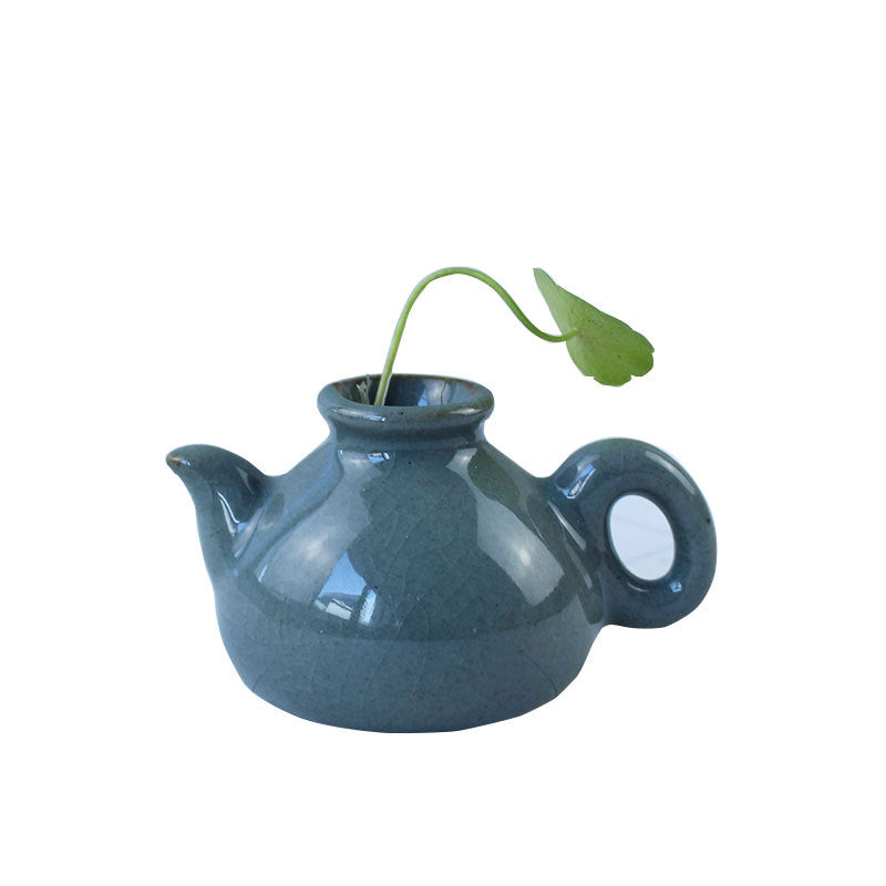 Elegante Keramikvase mit kunstvollem Design Karnz
