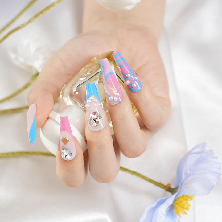 Glamouröser Designer Press-On Nagelkunst Set Karnz