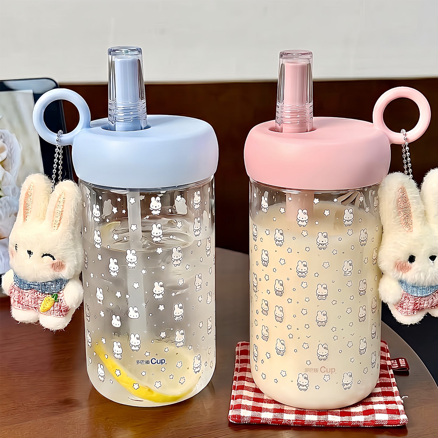 Damen Trinkflasche mit integriertem Fruchteinsatz und Silikondeckel Karnz