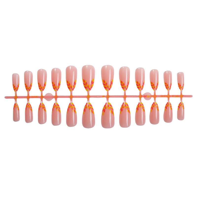 Floral Press-On Nail Set mit eleganten Designelementen Karnz