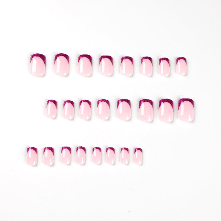 Glamouröse Nagelkunst mit Glitzerverzierung Karnz