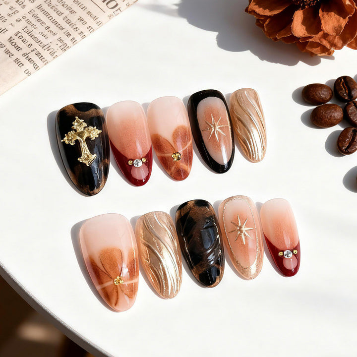 Dekorativer stilvoller Press-On-Nagelset