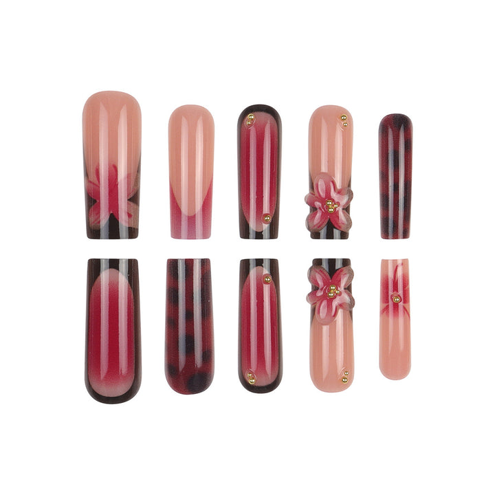 Blumeninspiriertes elegantes Press-On-Nagelset Karnz