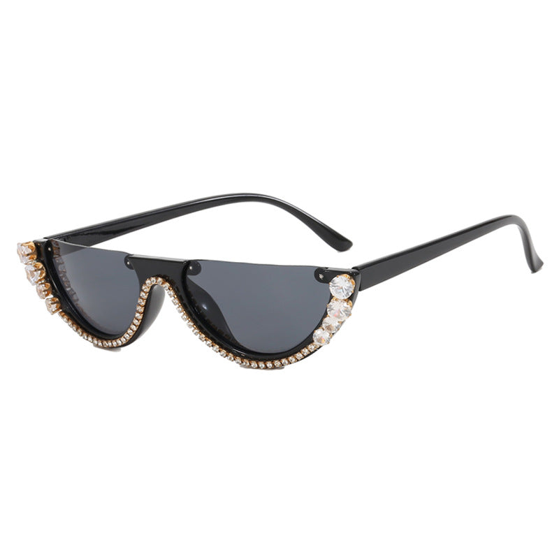 Damen stilvolle Designer-Sonnenbrille mit funkelnden Akzenten Karnz