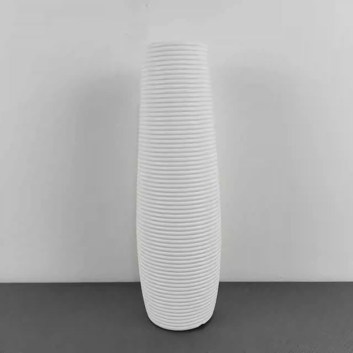 Moderne gerippte dekorative Vase Karnz