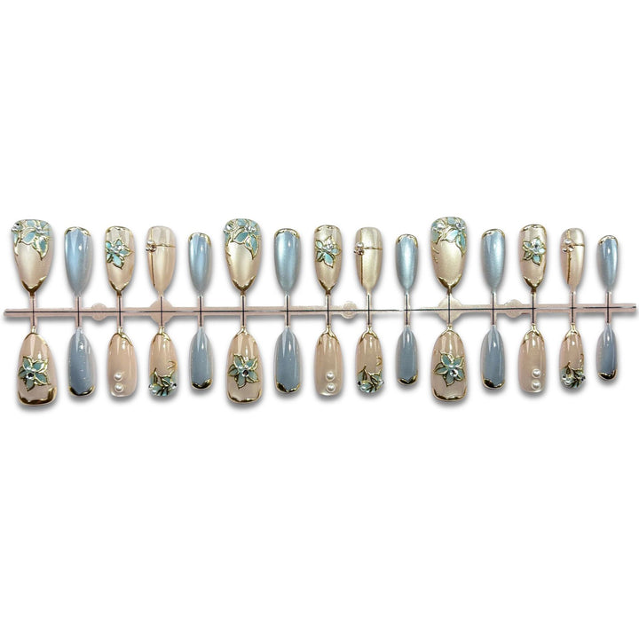 Künstlerisches Floral Press-On Nagelset