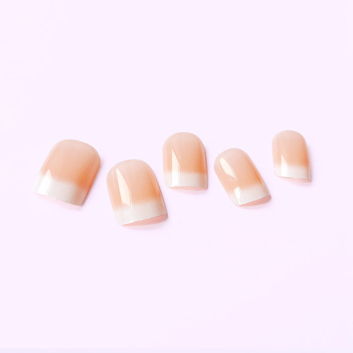 Elegante natürliche Nagelverstärkungen Karnz