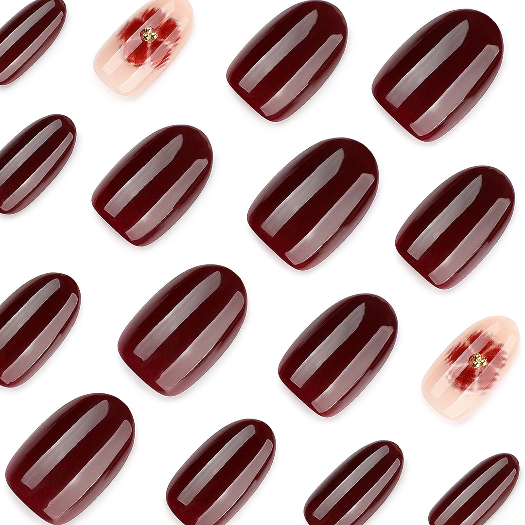 Kunstvoll gestaltete Nagelkunst Karnz