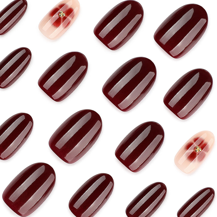 Kunstvoll gestaltete Nagelkunst Karnz