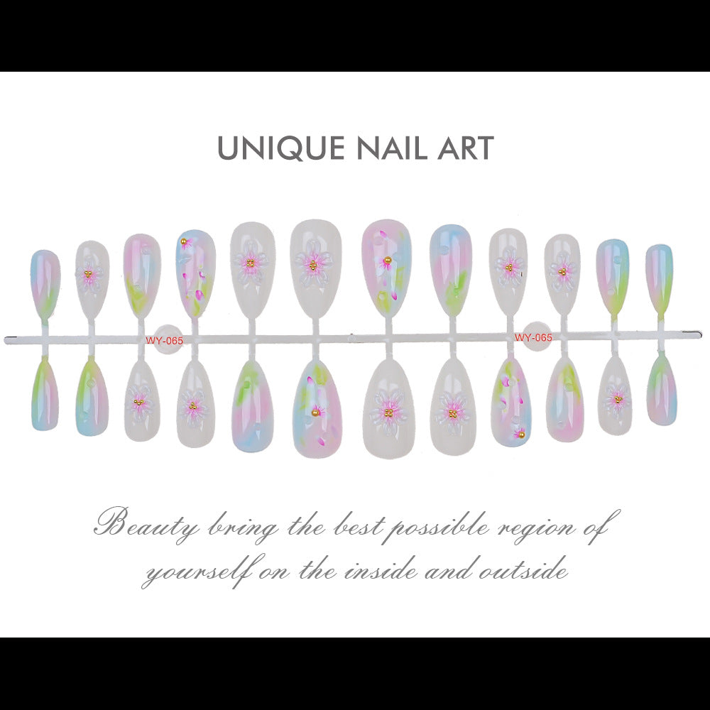Floral-Accent Press-On Nail Kollektion Karnz