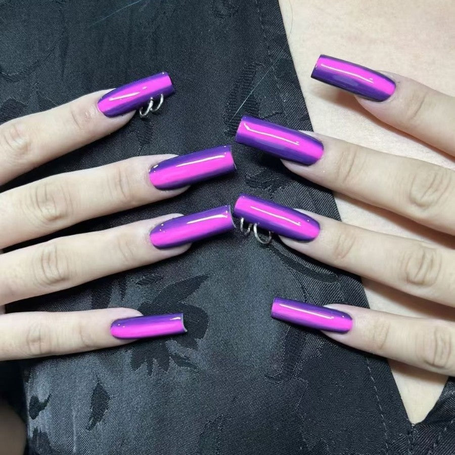 Glamouröse Kunstnägel mit Hochglanz-Effekt Karnz