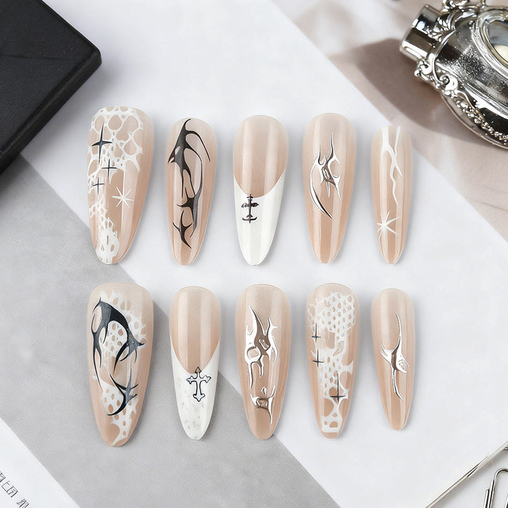 Künstlerische Press-On Nagelkunst Karnz