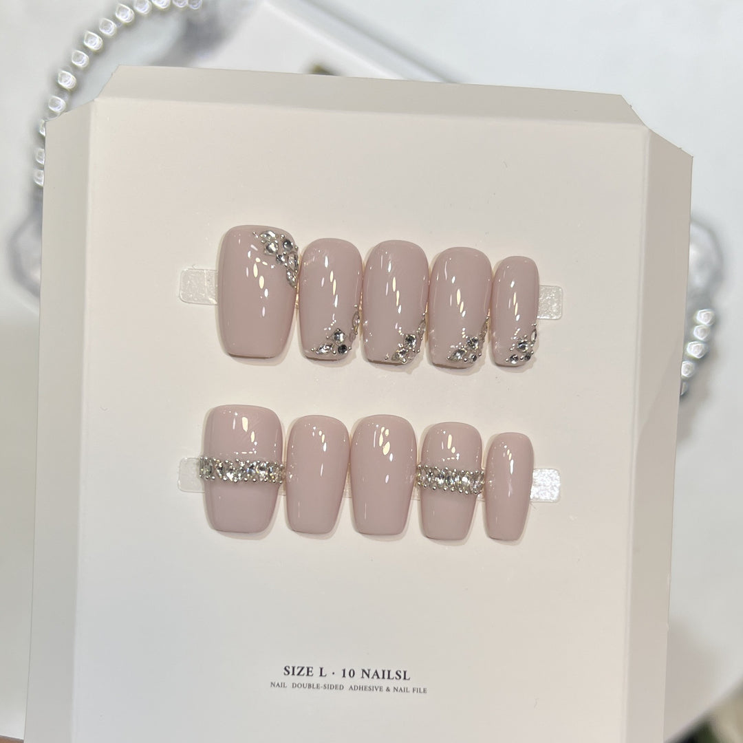 Themen Press-On Nagelkunstset mit Hello Kitty Designs Karnz