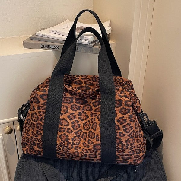 Stylischer Wochenendtasche