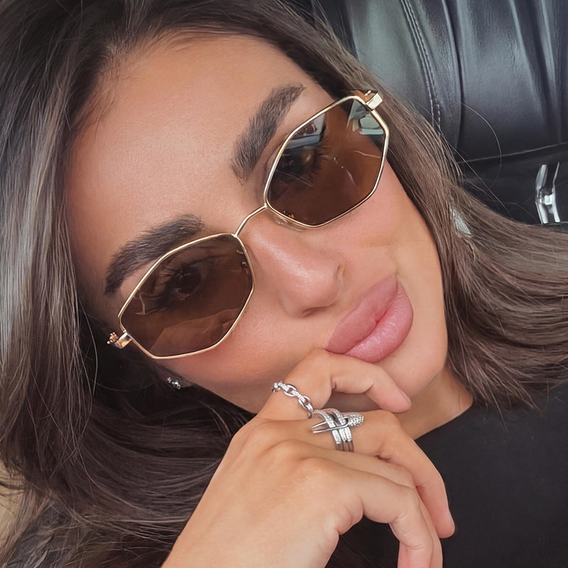 Damen geometrische Sonnenbrille mit schützendem UV-Filter und high-end Metallrahmen Karnz