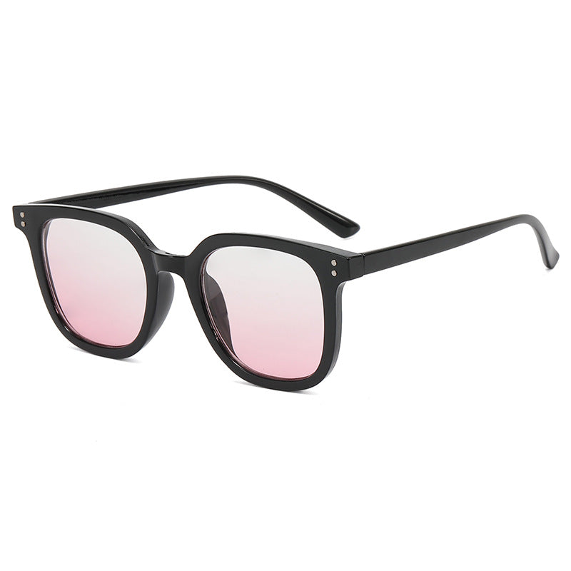 Damen quadratische Designerbrille mit dickem Rahmen und elegantem Profil Karnz