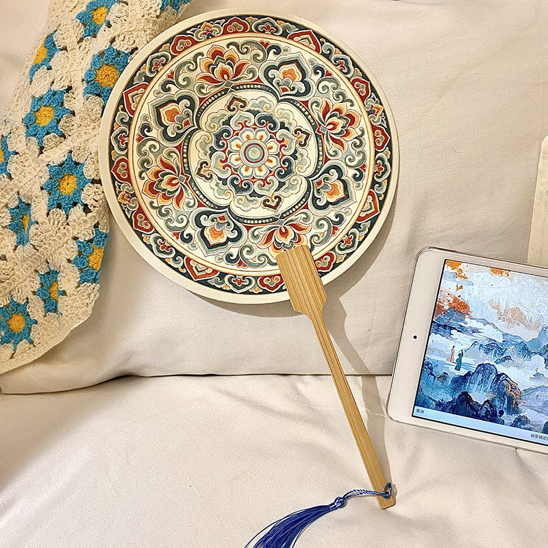 Handgefertigter Fächer mit Kunstvollem Motiv Karnz