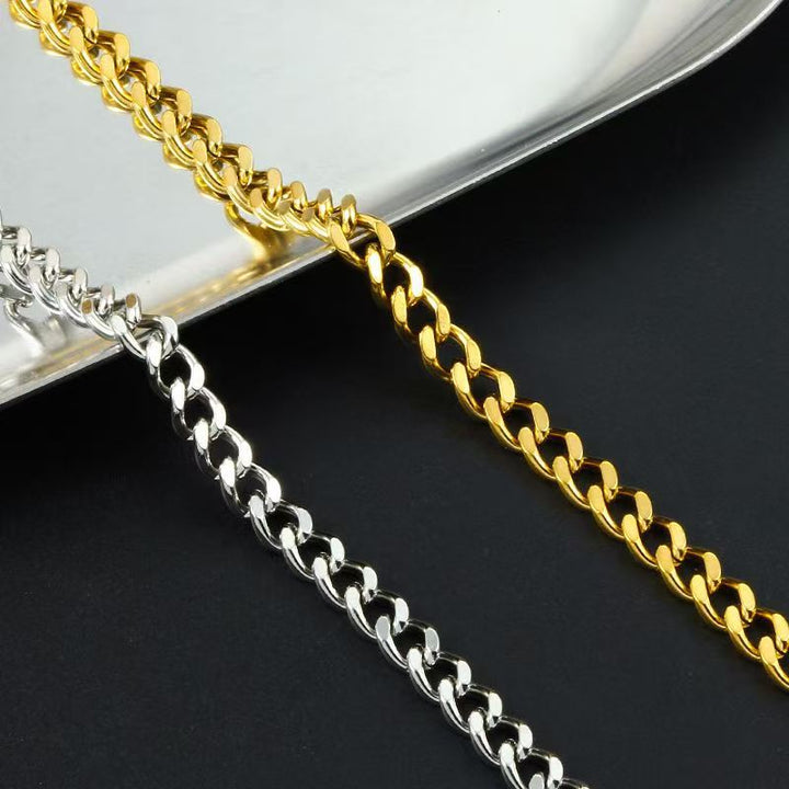 Schickes Goldenes Kettenarmband-Set Karnz