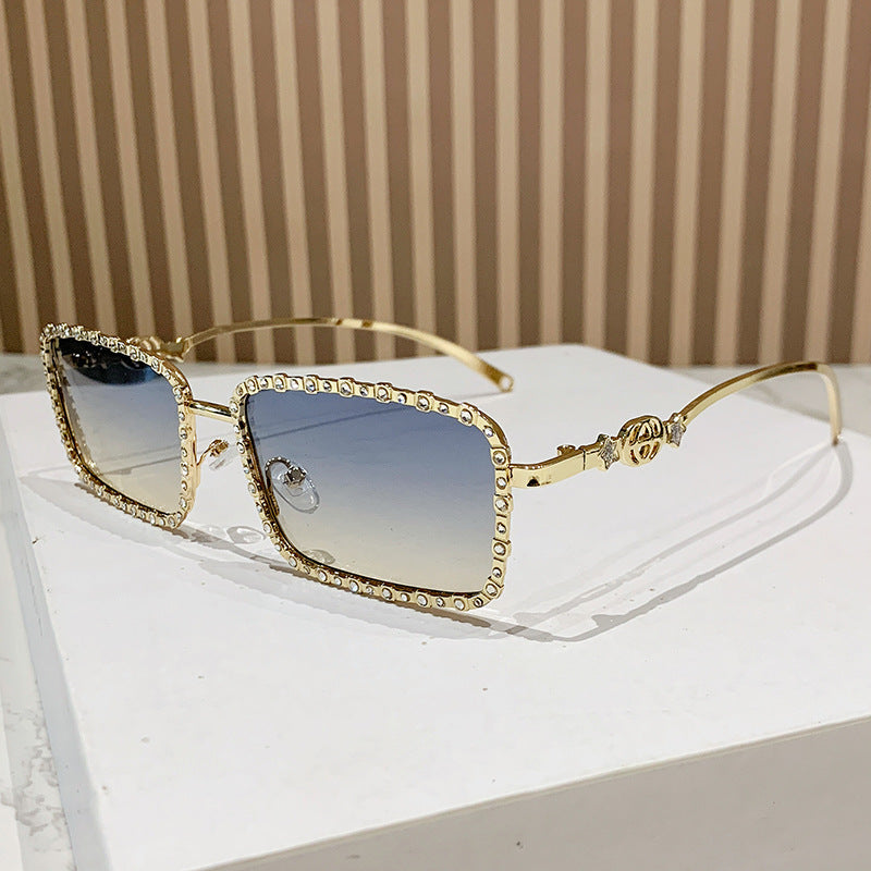 Damen elegante quadratische Sonnenbrille mit luxuriösem Strassrahmen Karnz