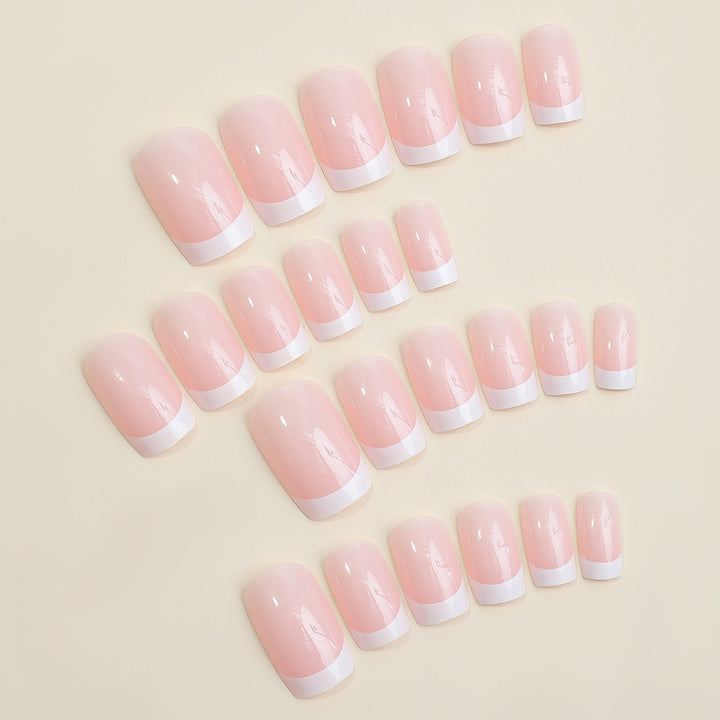 Künstliches Nagelset mit elegantem French-Maniküre-Design Karnz