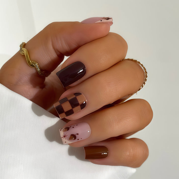 Künstlerisches Quadrat Nagelkunstdesign Karnz