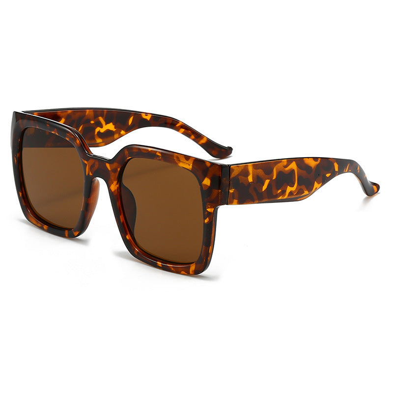 Damen quadratische Sonnenbrille mit stylischem Transparentrahmen und sanften Farbverlauf Karnz