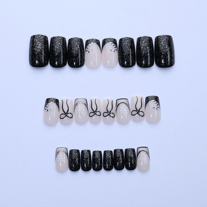 Festliche, mit Strass verzierten Press-On-Nail-Art