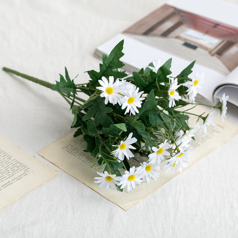 Lebensechter Blumenstrauß