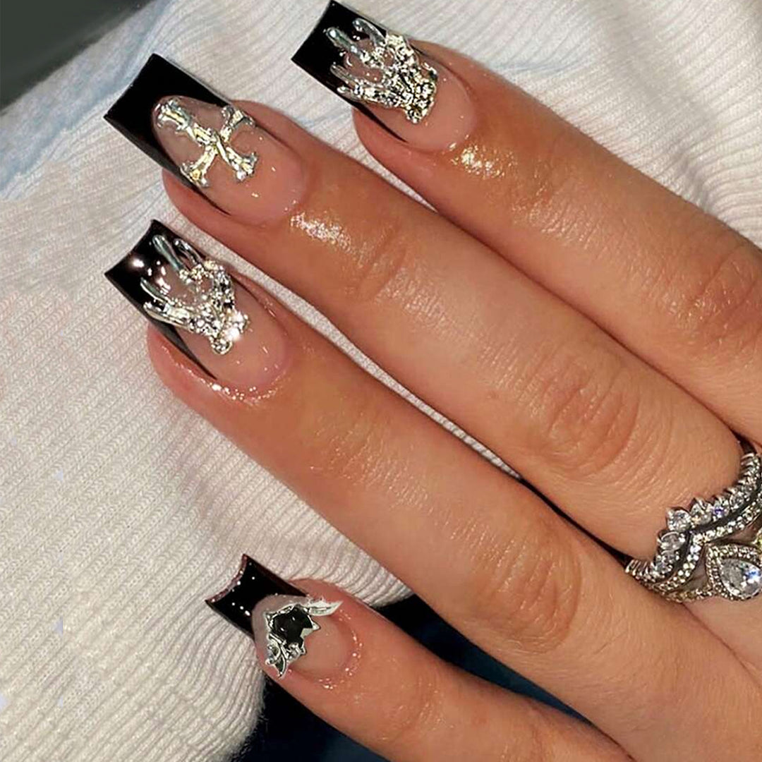 Kunstfingernägel mit Glamourös Funkelnden Verzierungen Karnz