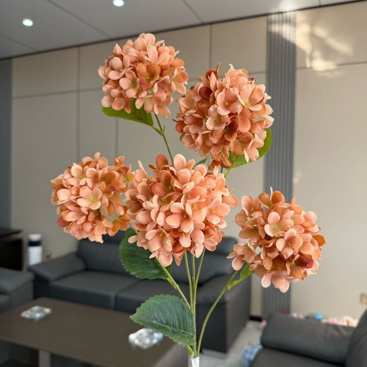 Lebensechte Hortensie Blumenanordnung